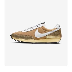 NIB Nike Women’s Daybreak Gold Size 9